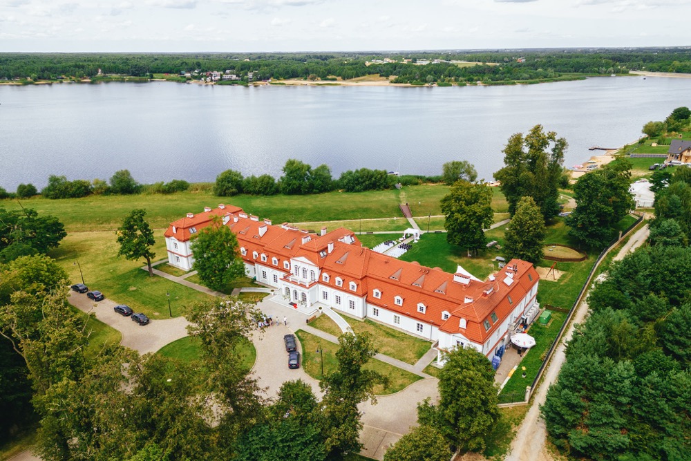 Innowacyjne Ujęcia Ślubu i Wesela: Sesja Ślubna z Dronem