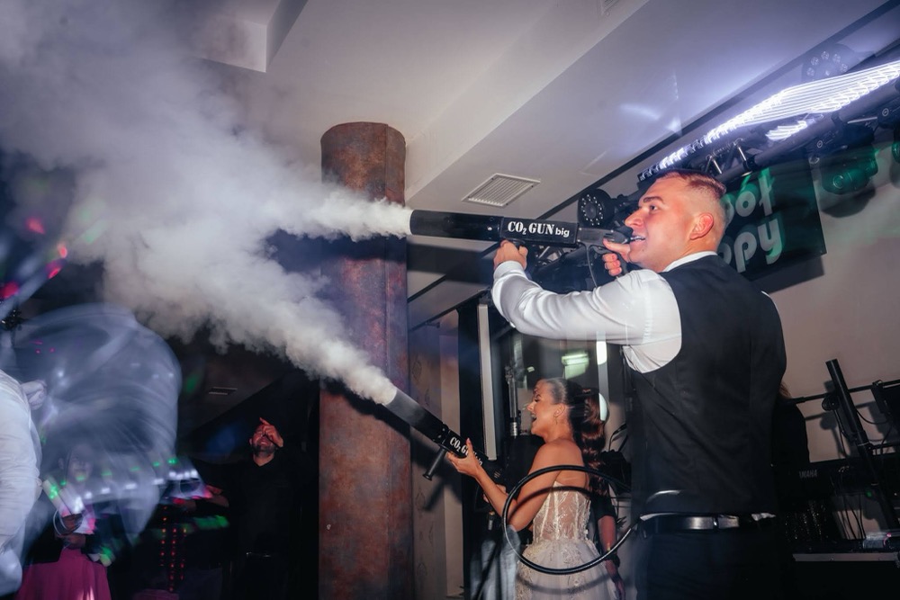 Pistolety CO₂ tworzące efekt festiwalowy